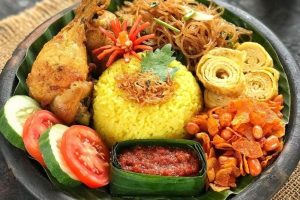 Nasi Kuning Ikon Kuliner Nusantara Yang Cocok Disajikan Untuk Menu Harian Anda